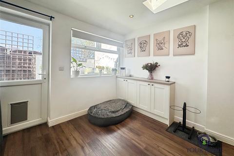 24 Dandy Row, Darwen, BB3 3BL