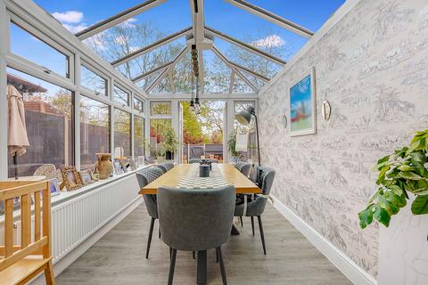 35 Low Meadow, Halling, Rochester, ME2 1LX
