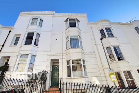 Studio to rent, Montpelier Street, Brighton
