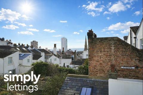 Studio to rent, Montpelier Street, Brighton