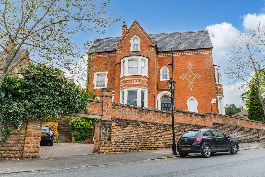 Apartment in Nottingham, The Park - View 2