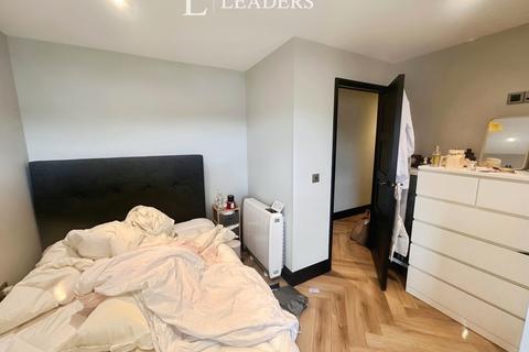 1 bedroom apartment to rent, Bartholomews