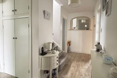 47 Ashwood Way, Hucclecote, Gloucester, GL3 3JE