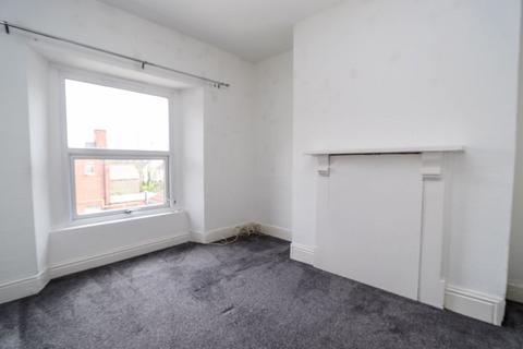 3 bedroom apartment to rent, The Triangle, Clevedon