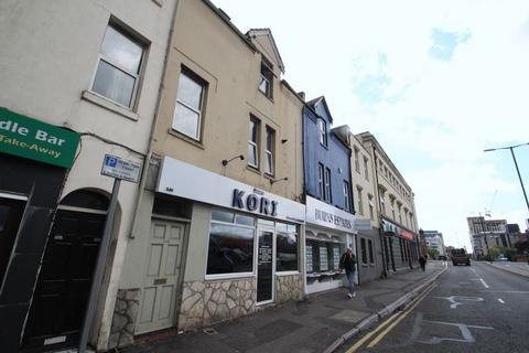 4 bedroom flat to rent, Holdenhurst Road, Bournemouth BH8