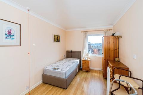 undefined, Chestnut Court (Southampton), Southampton SO17