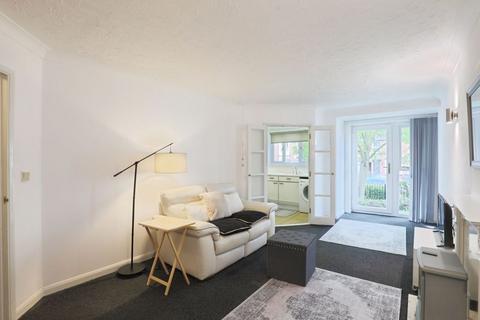1 bedroom retirement property for sale, Banbury Road, Stratford-upon-Avon CV37