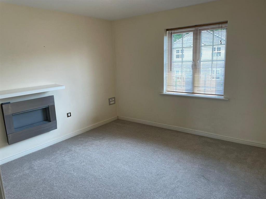 Living Room.jpg