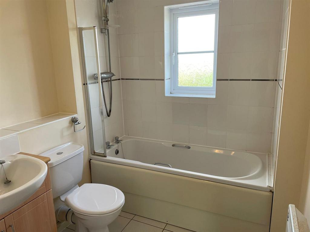 Bathroom.jpg