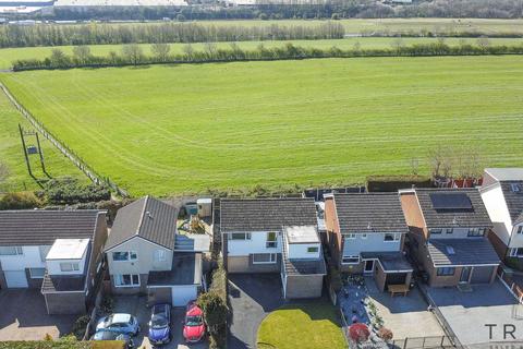 4 bedroom detached house for sale, Moorside View, Drighlington, BD11