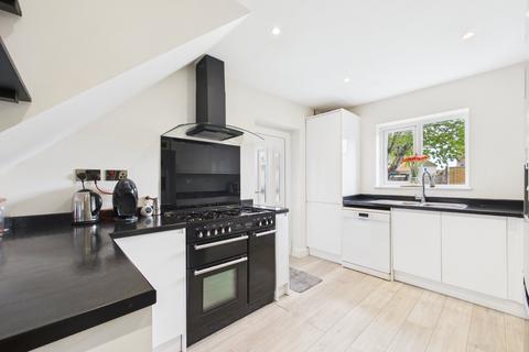 40 Essex Close, Worcester, WR2 5RW