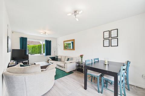40 Essex Close, Worcester, WR2 5RW