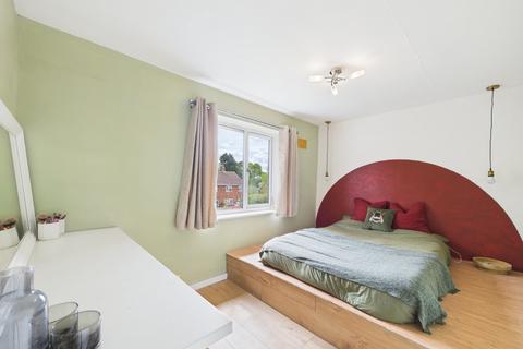 40 Essex Close, Worcester, WR2 5RW