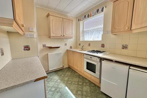 2 bedroom semi-detached bungalow for sale, Broomhill Close, Great Barr, Birmingham, B43 5BT