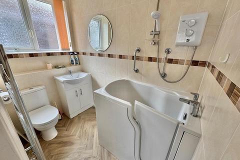 2 bedroom semi-detached bungalow for sale, Broomhill Close, Great Barr, Birmingham, B43 5BT