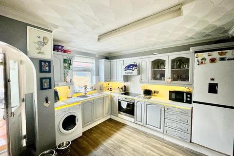 3 bedroom semi-detached house for sale, West Street, Darfield, Barnsley, South Yorkshire, S73 9NF