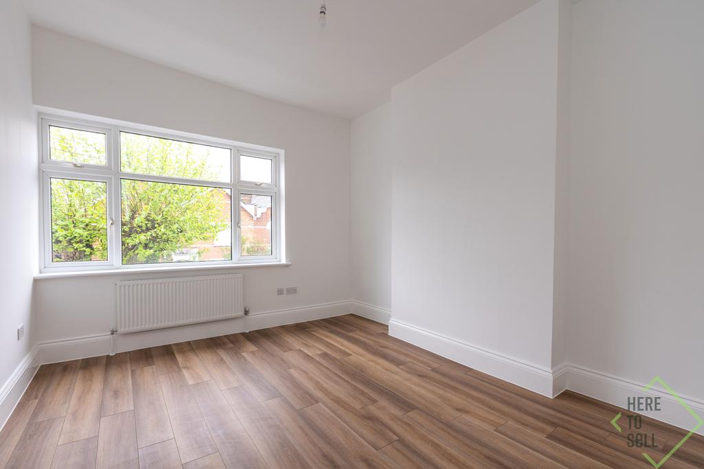 Flat B, 17, Belmont Road, London, N15 3 LS-12