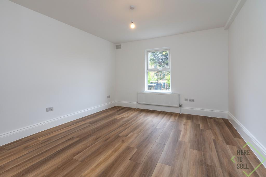 Flat B, 17, Belmont Road, London, N15 3 LS-33