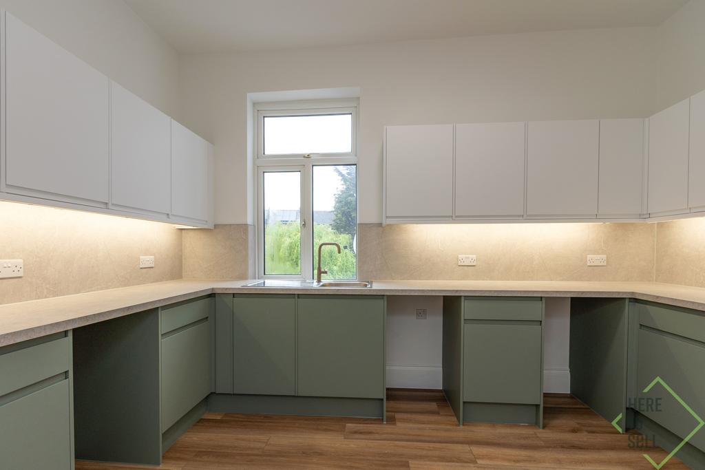 Flat B, 17, Belmont Road, London, N15 3 LS-17