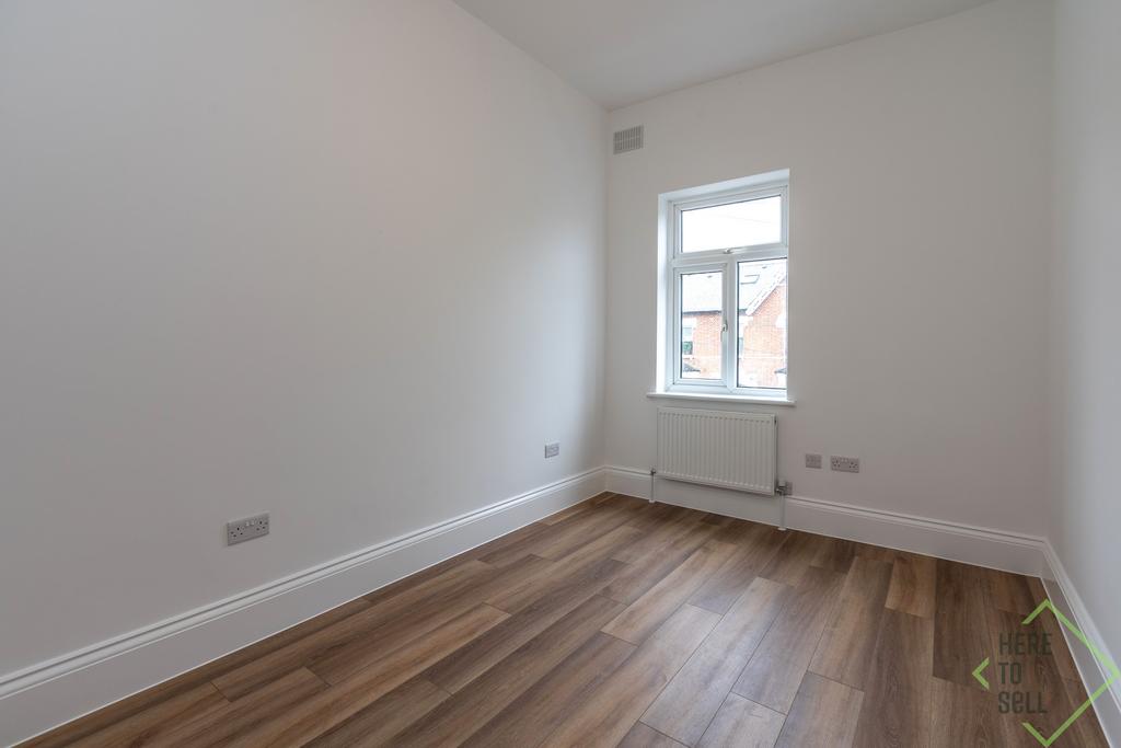 Flat B, 17, Belmont Road, London, N15 3 LS-9