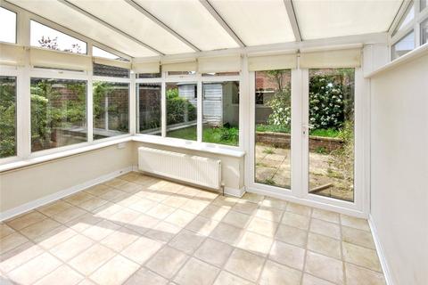 17 Abbots Way, Sherborne, DT9 6DU