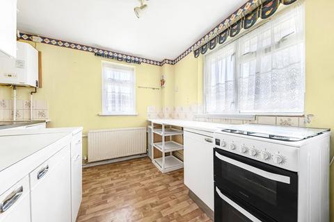 87a Ellis Road, Coulsdon, CR5 1BP