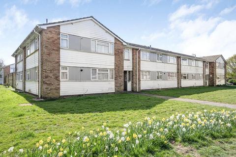 87a Ellis Road, Coulsdon, CR5 1BP