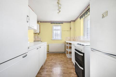 87a Ellis Road, Coulsdon, CR5 1BP