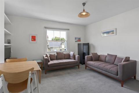 2 bedroom flat to rent, Dartmouth Park Hill, London