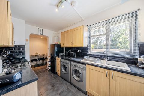 2 bedroom apartment for sale, Antoneys Close, Pinner