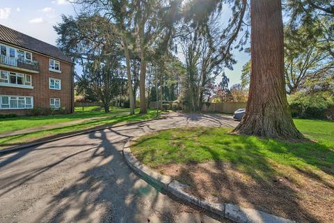 2 bedroom apartment for sale, Antoneys Close, Pinner