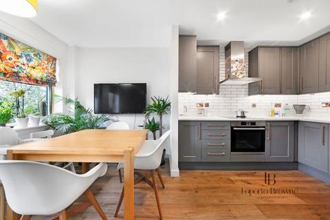 2 bedroom flat for sale, Plough Close, NW10