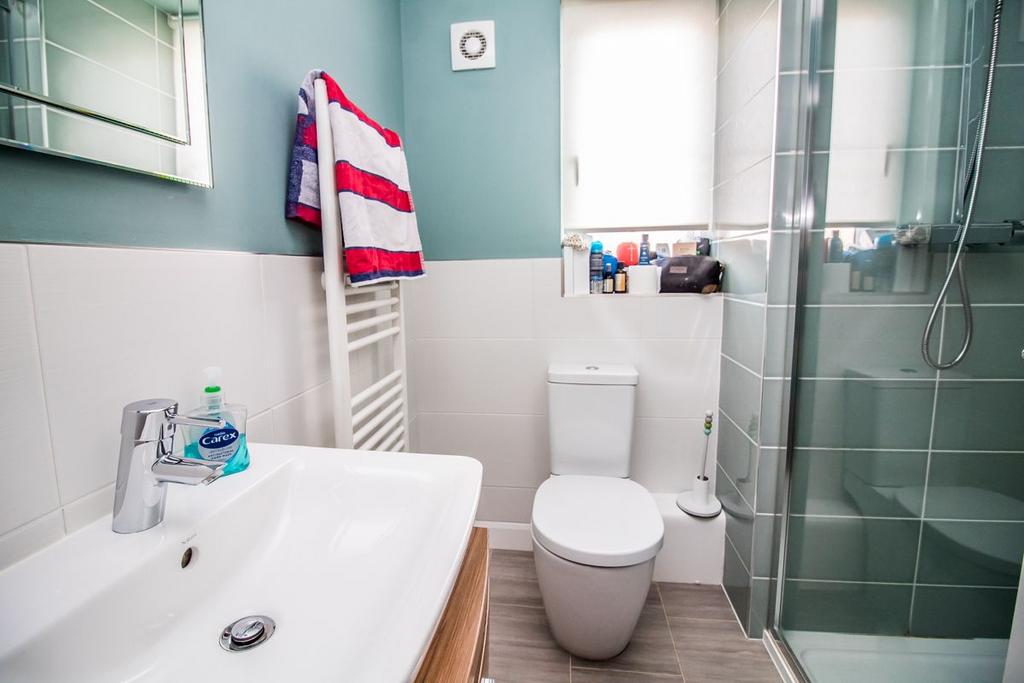 Bedroom 2 Ensuite