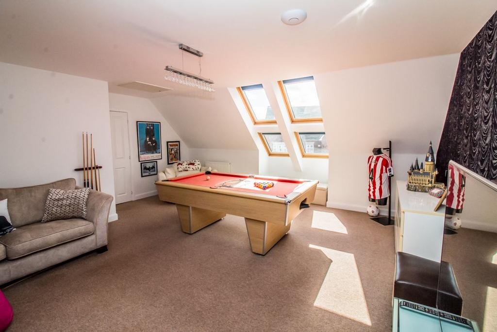 Bedroom 4 pic 2