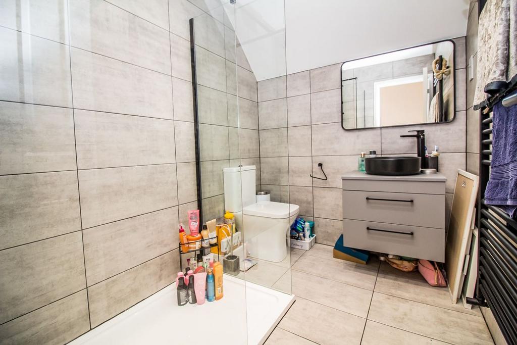 Family Shower Room