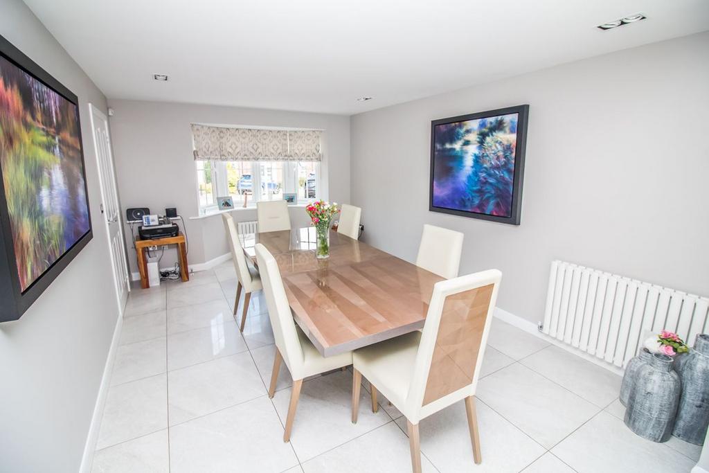 Dining Area pic 2