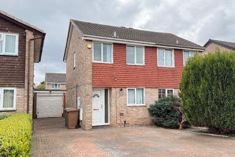 2 bedroom semi-detached house to rent, Oakridge Drive, Willenhall, WV12