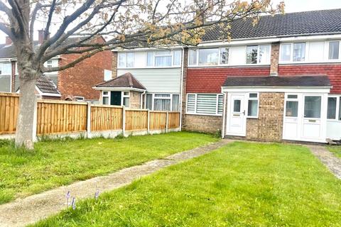 3 bedroom terraced house for sale, Blackmore Walk, Rayleigh, Essex, SS6