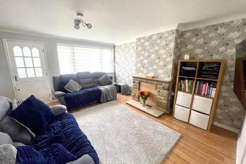 3 bedroom terraced house for sale, Blackmore Walk, Rayleigh, Essex, SS6