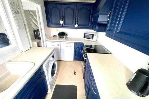 3 bedroom terraced house for sale, Blackmore Walk, Rayleigh, Essex, SS6
