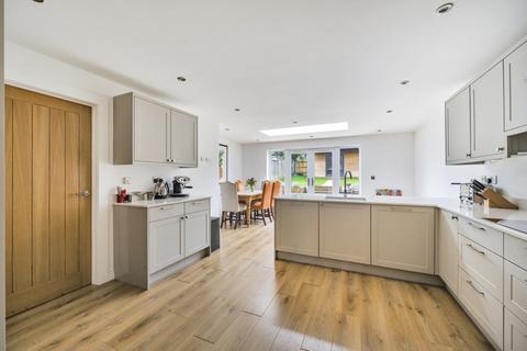 undefined, Elvendon Road, Reading RG8