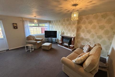 3 bedroom terraced house for sale, Kings Gardens, Warwickshire CV12