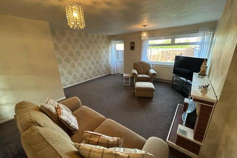 3 bedroom terraced house for sale, Kings Gardens, Warwickshire CV12