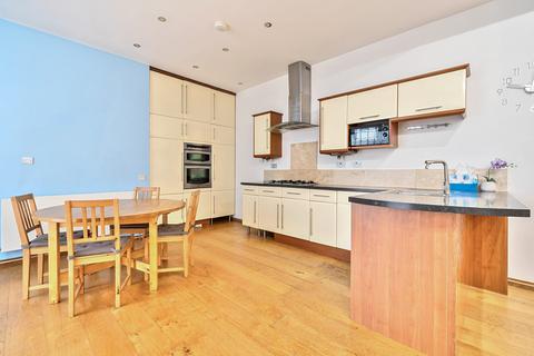 undefined, Kings Road, Berkshire RG1