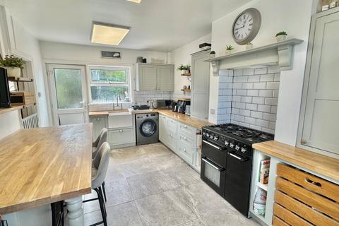 15 Postling Road, Folkestone, CT19 4PH