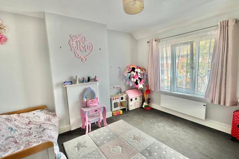 15 Postling Road, Folkestone, CT19 4PH