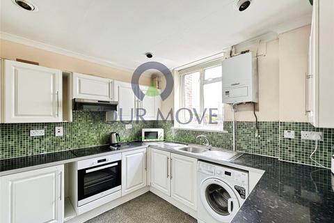 2 bedroom maisonette to rent, Carnbrook Road, London SE3