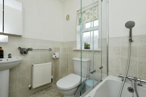 5 Barber Close, Armthorpe, Doncaster, DN3 2FN