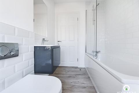 2 bedroom apartment to rent, High Street, Kent CT10