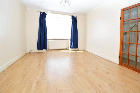 3 bedroom semi-detached house to rent, Martindale Road, Hounslow TW4